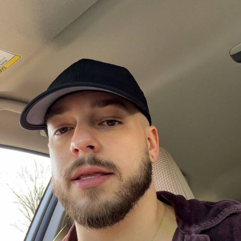 Single Gentleman Charles 35 from United States