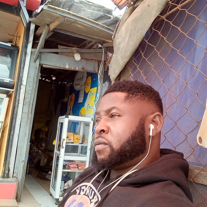 Attraente Gentiluomo Christopher 43 from Nigeria