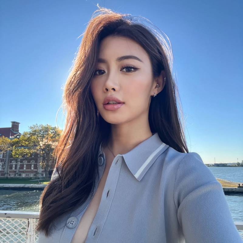 Single Woman Xia 30 from United States