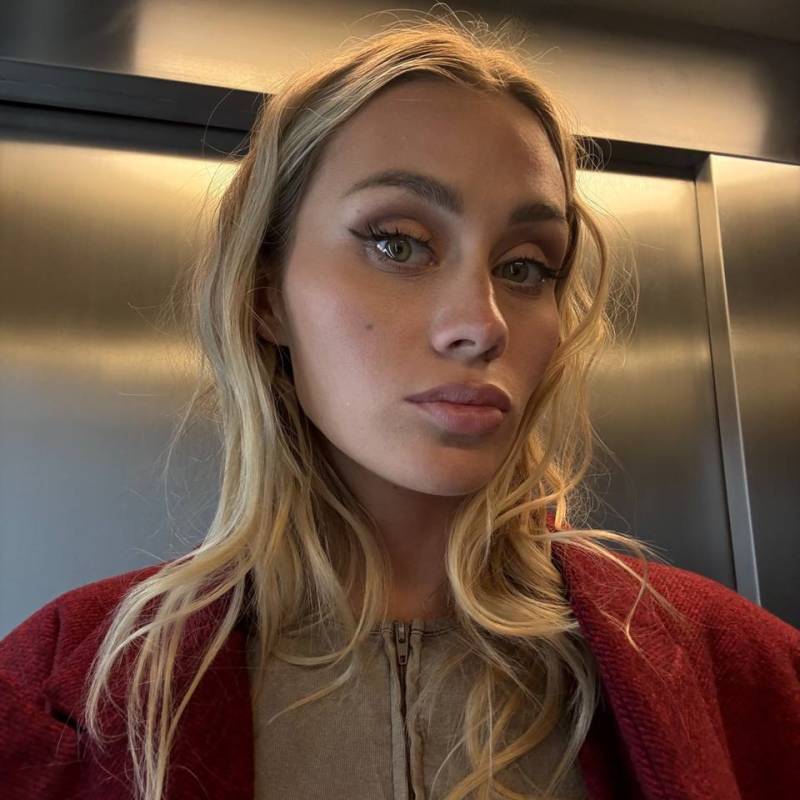 Cute Girl Amelia 18 from United States