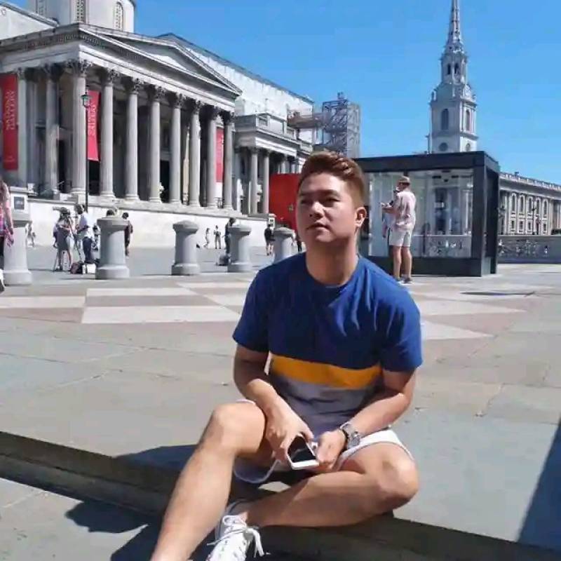 Hoş Öğrenci James 18 from Letonya