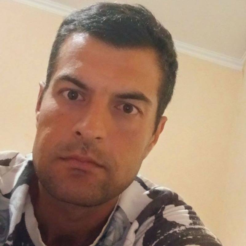 Affascinante Gentiluomo Erkin 35 from Lussemburgo