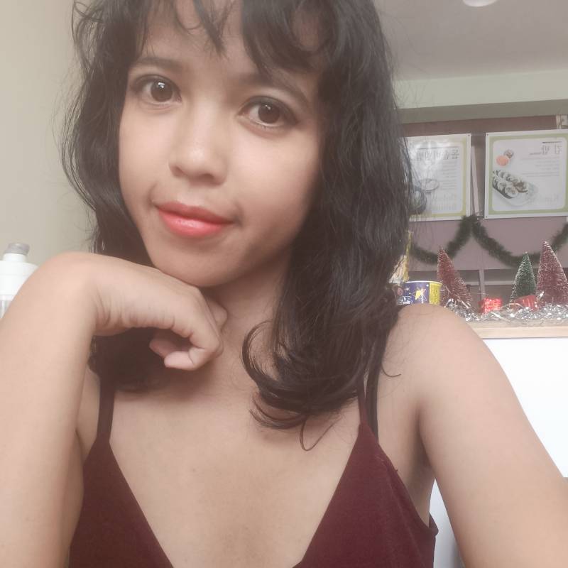 Single Ragazza Nomena 32 from Madagascar