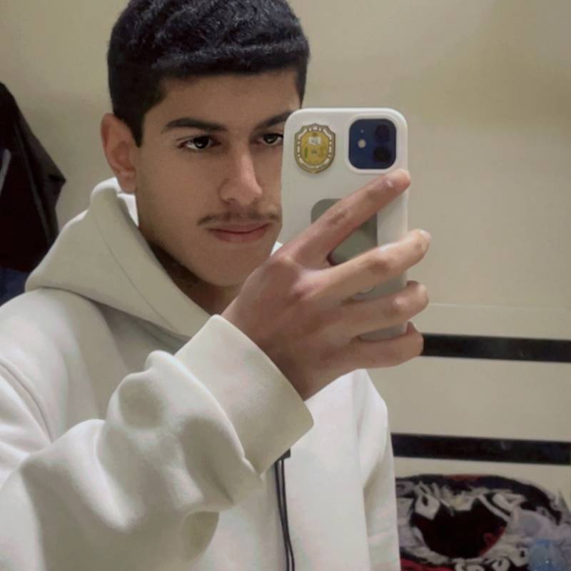 Fofa Garoto Hisham 20 from Omã