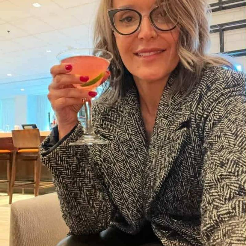 Attraente Donna fabienne 42 from Liechtenstein