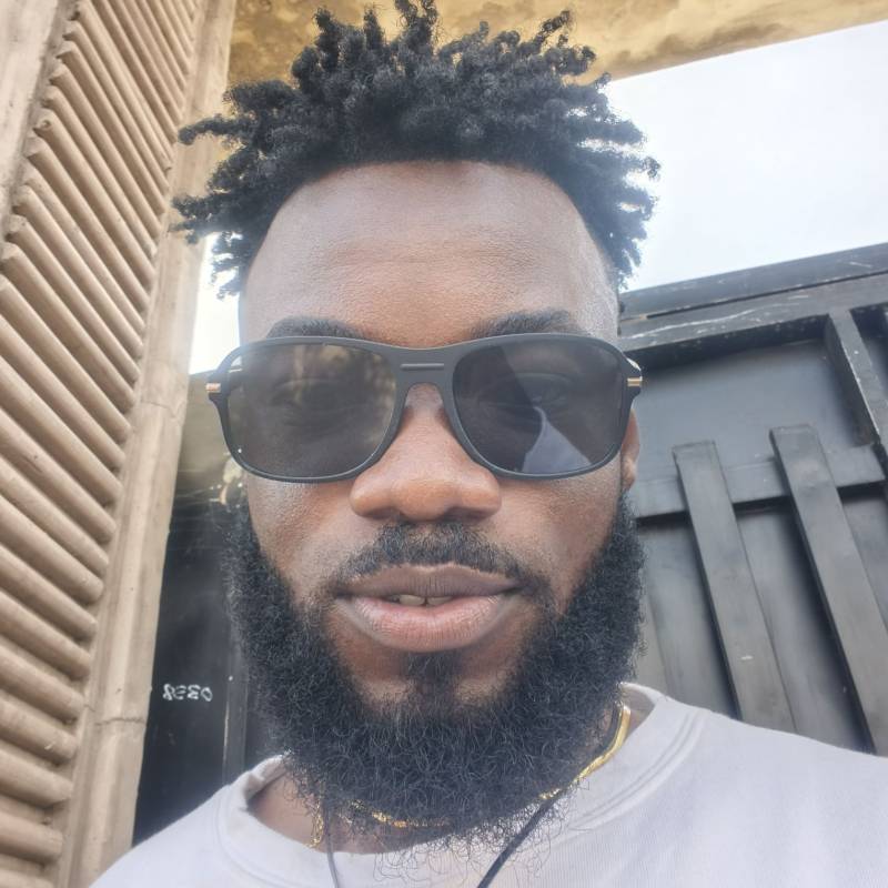 Belle Homme Manuel 31 from Lettonie