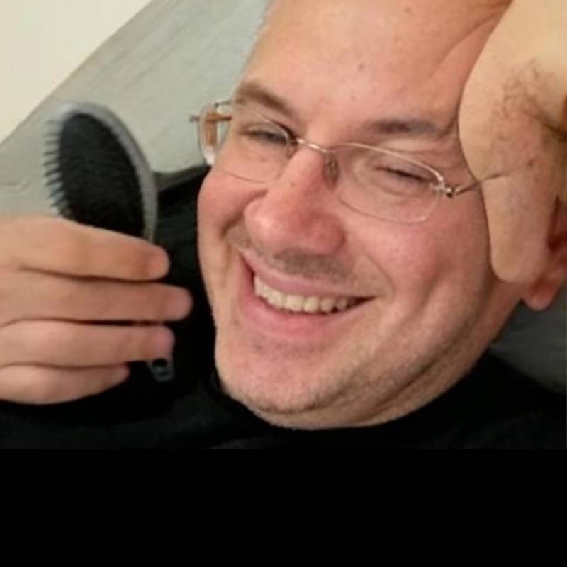 Elegante Cavalheiro Kostiantyn 51 from Holanda