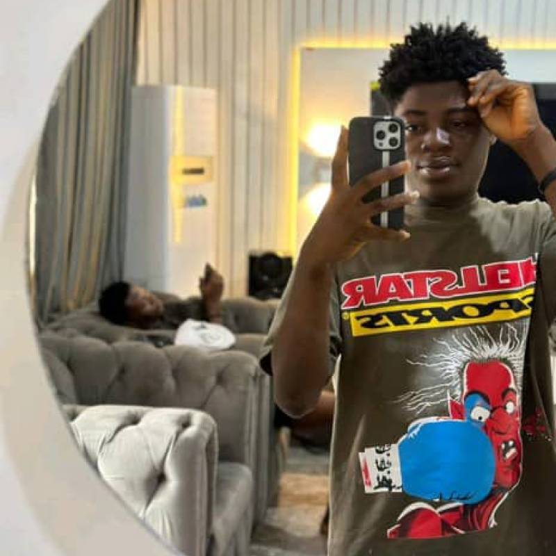 Tatlı Erkek Bukky 23 from Nijerya