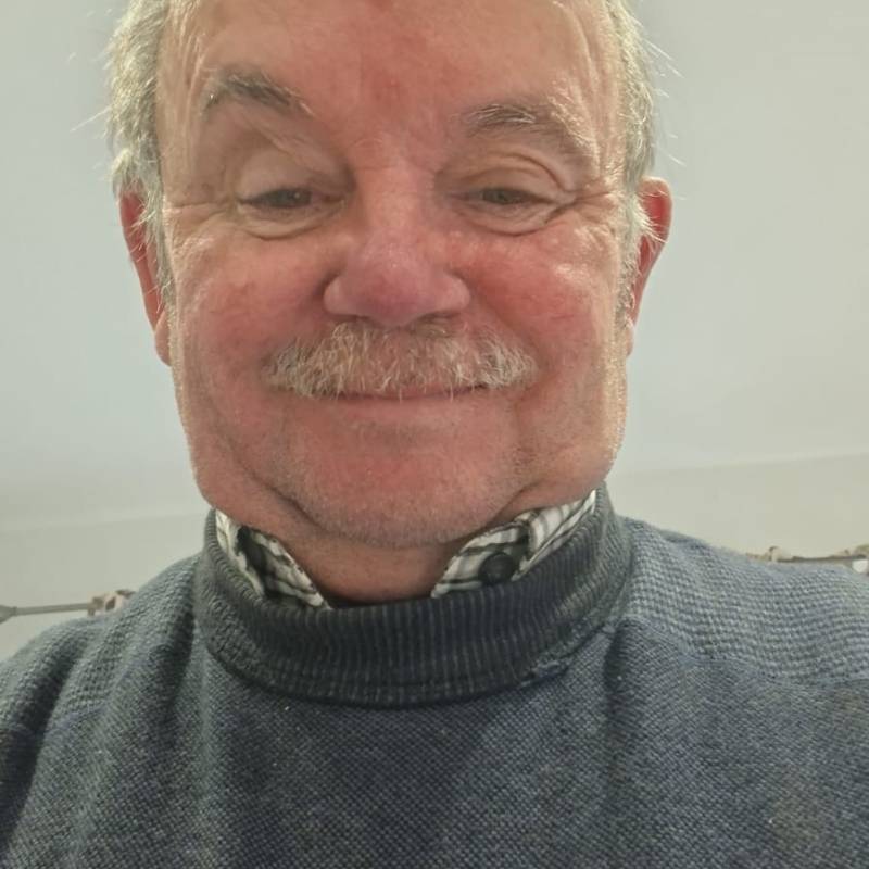 Зрелая Мужчина Malcolm 60 из Соединенные Штаты