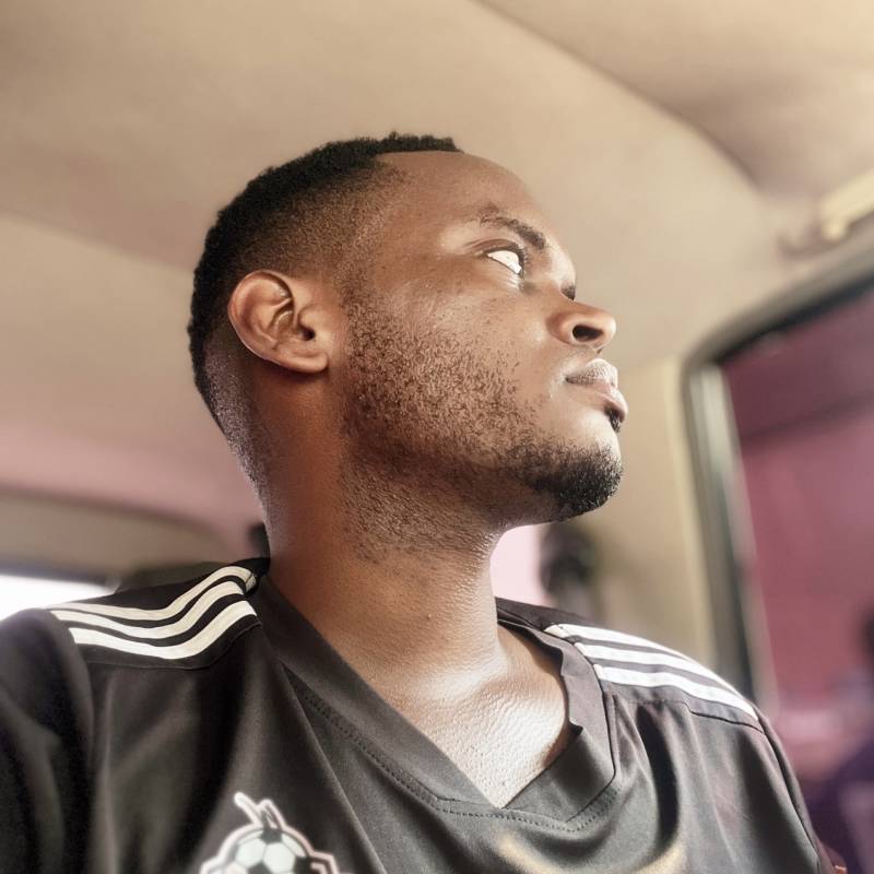 Single Mann Ozil 27 from Uganda