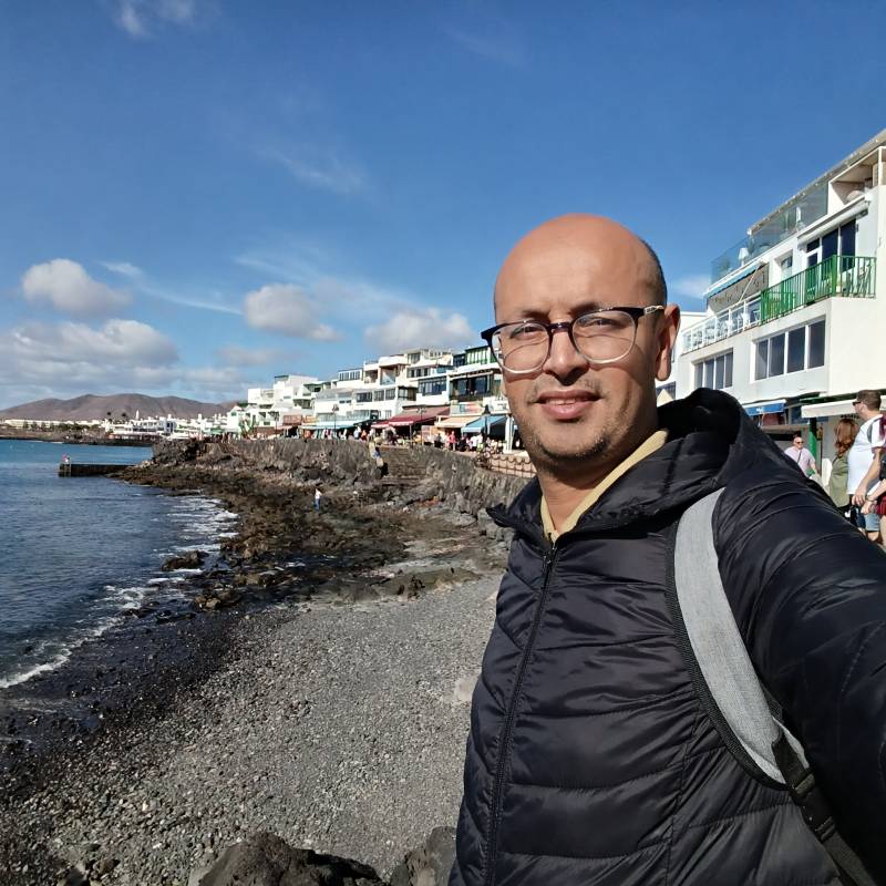 Charmant Heer Radu 44 from Marokko