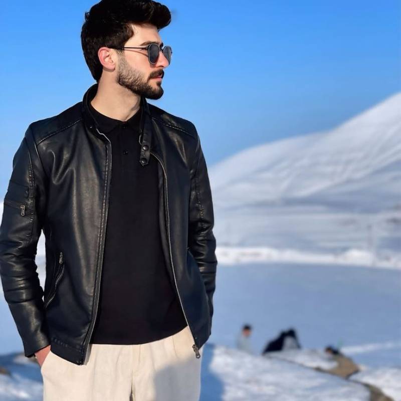 Vrijgezel Man Huzaifa 25 from Pakistan