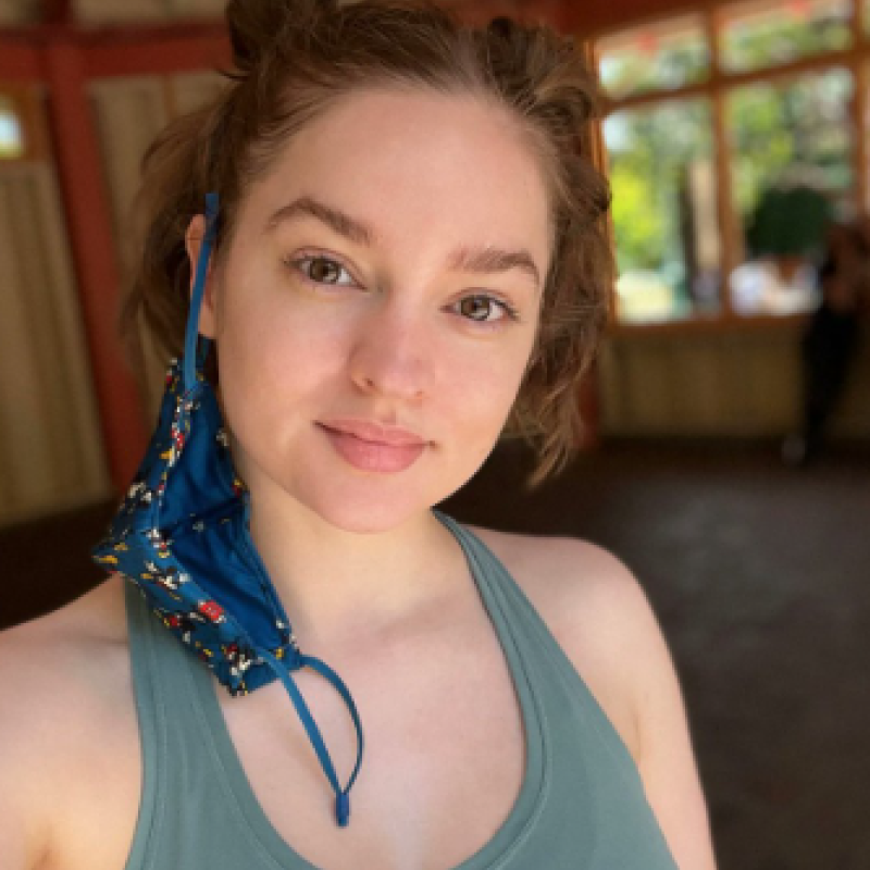 Single Dame ella 39 from Großbritannien