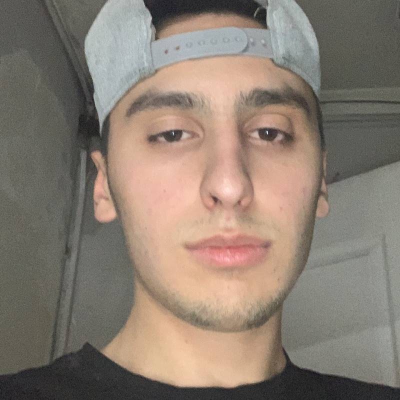 Mignonne Étudiante ALEXANDR 20 from Kazakhstan