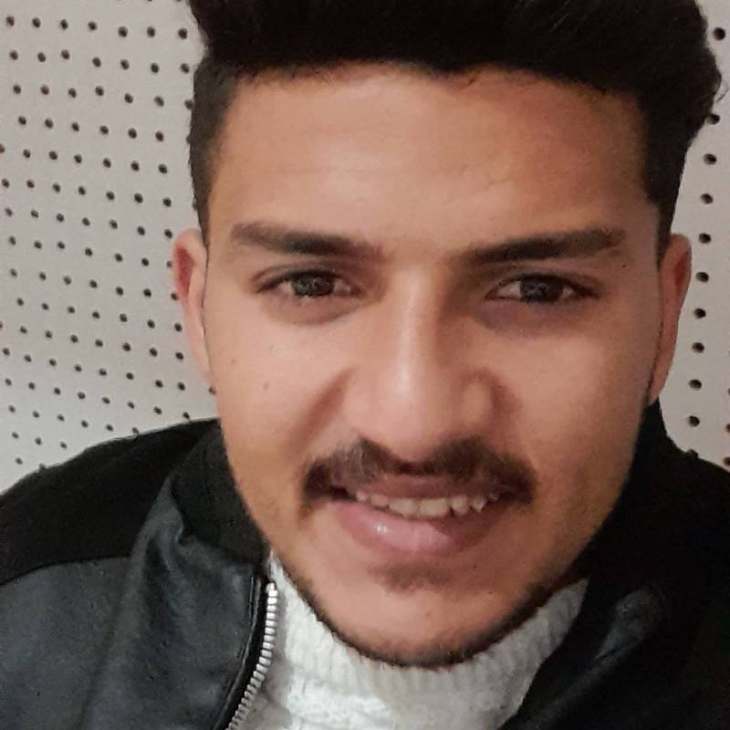 Jeune Étudiante Zaid 22 from Royaume-Uni