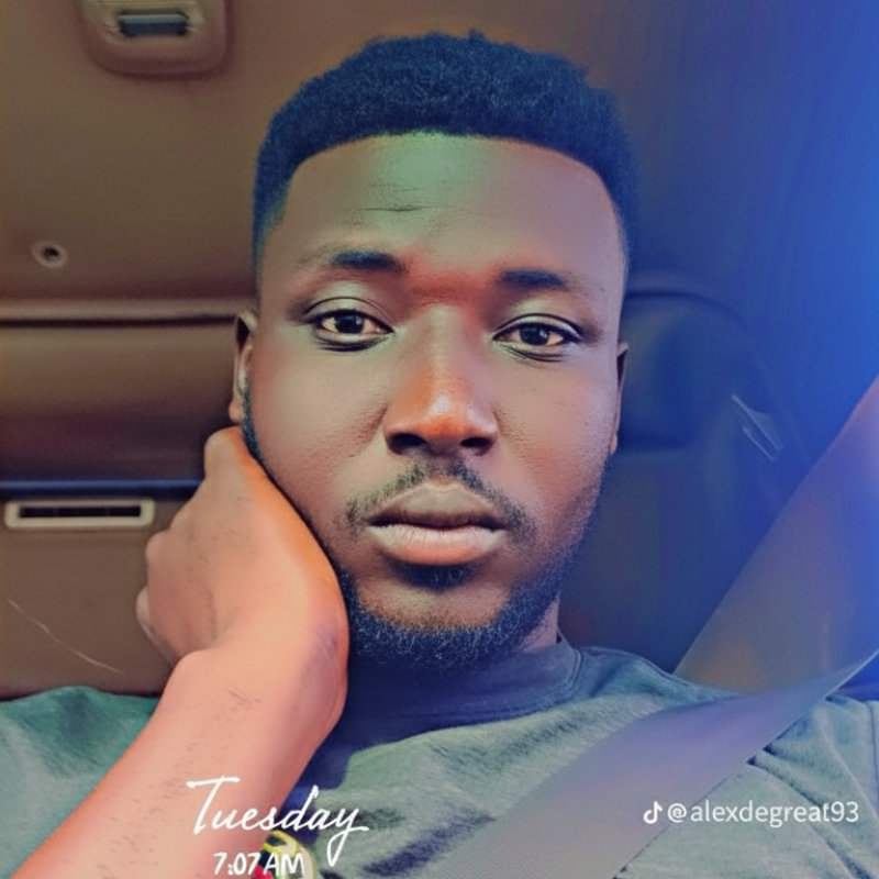 Bekar Erkek Alex 32 from Gana