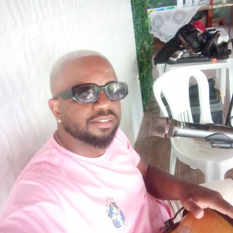 Vrijgezel Gast Isaías 34 from Brazil