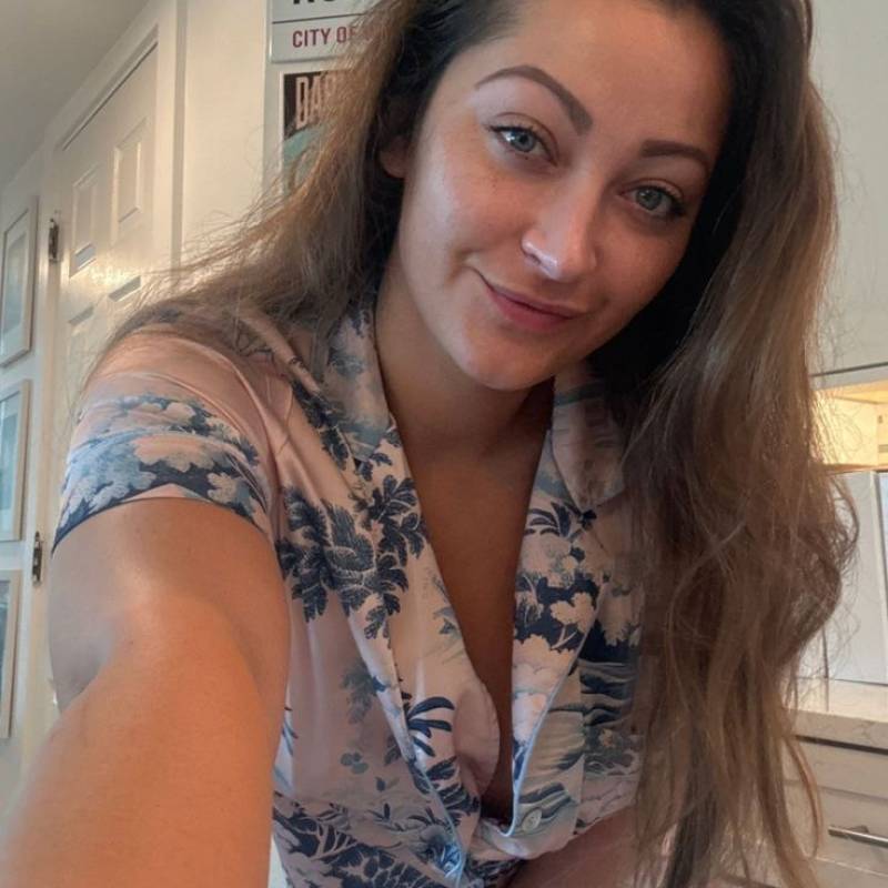 Charming Woman Ena 40 from Canada