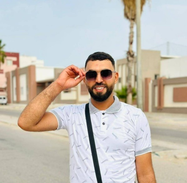 Ateşli Adam Mohamed 31 from Tunus