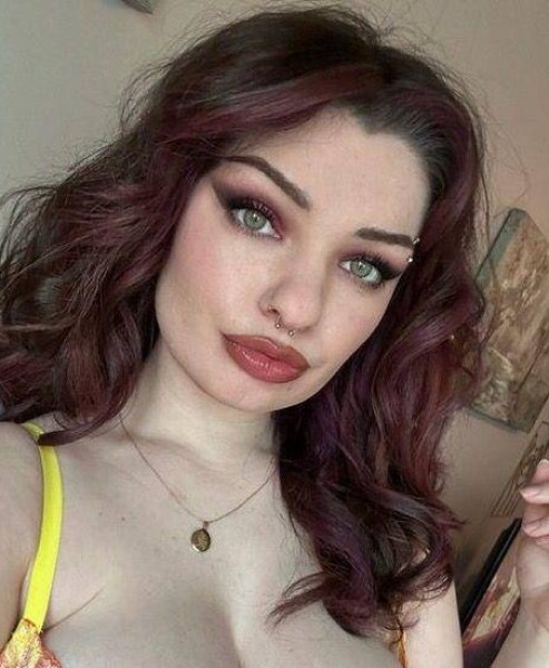 Красивая Женщина Maya lice 25 из Германия