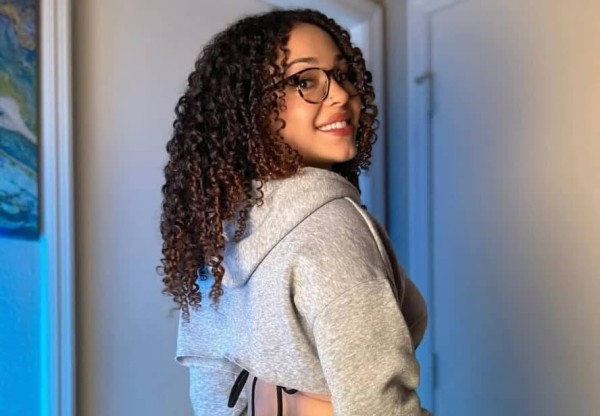 Pretty Student Destiny 21 from United States