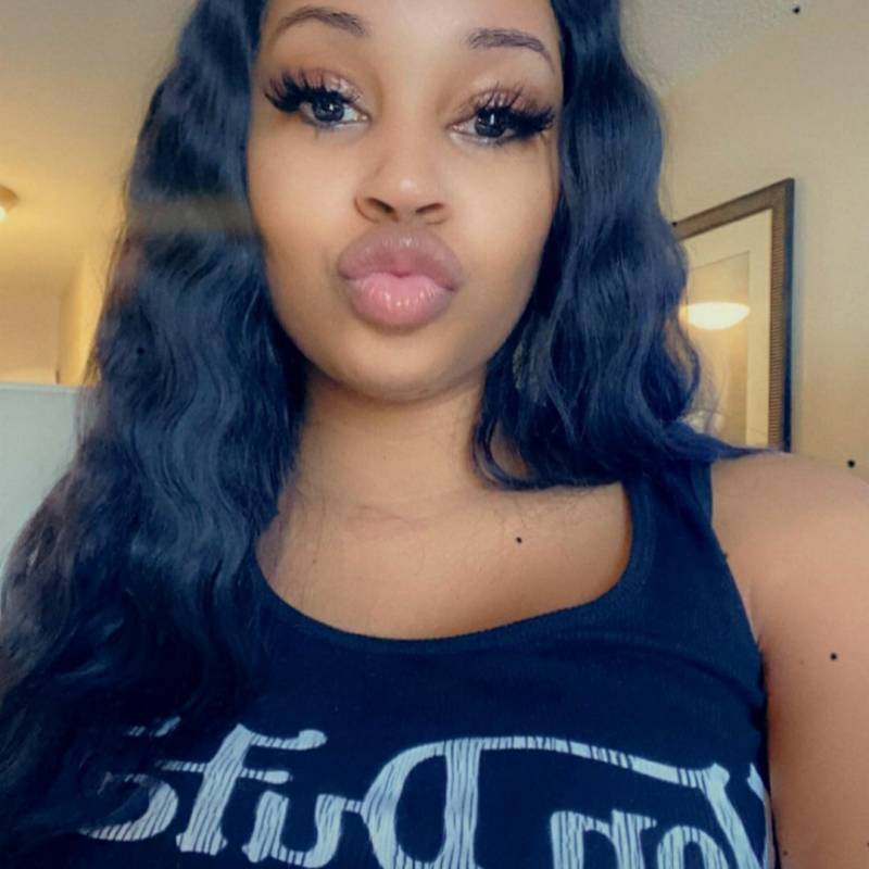 Single Woman Nina 28 from United States