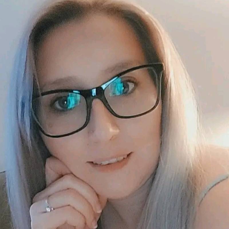 Hot Girl Violet 34 from United States