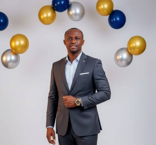 Attraente Gentiluomo Godswill 40 from Nigeria