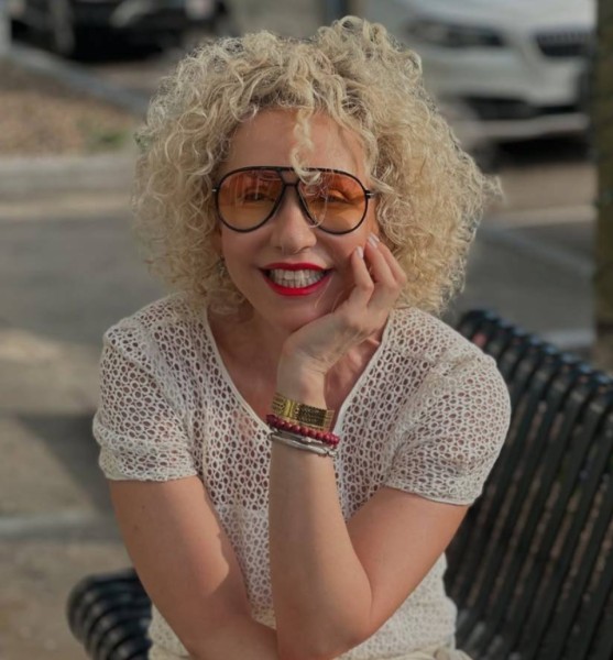 Élégante Dame Alex 63 from États-Unis