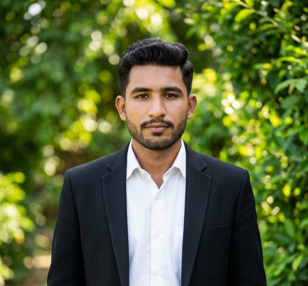 Молодая Парень Ch Yasir 19 из Пакистан