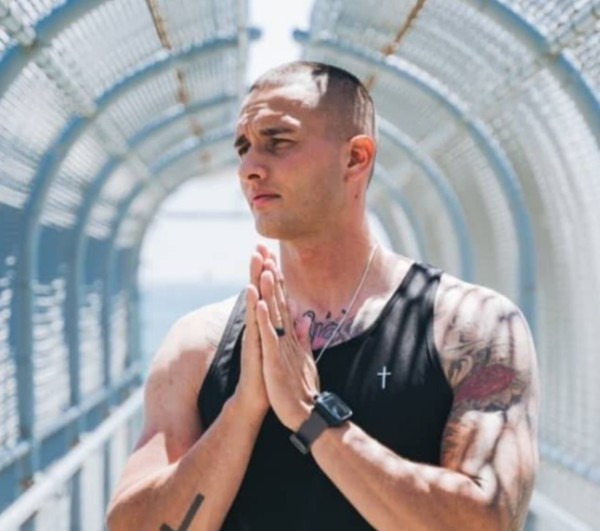 Одинокая Мужчина YEPES 49 из Украина