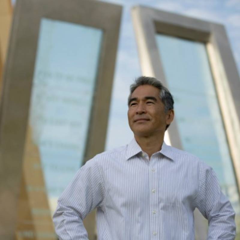 Élégante Gentleman Zhang Jinlong 57 from Taiwan