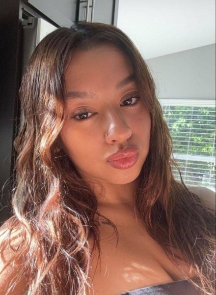 Hot Woman Sophia Linda 28 from Canada