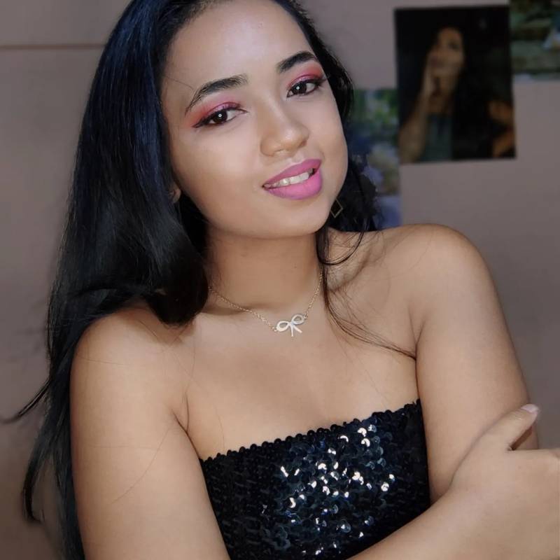 Ardiente Mujer Amelia 25 from Estados Unidos