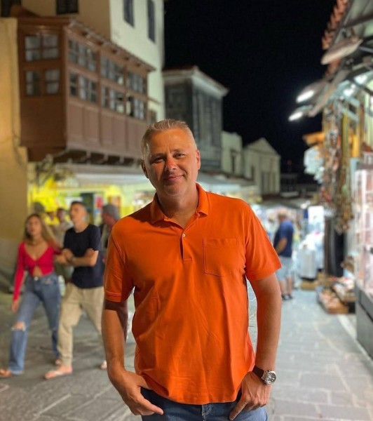 Senior Man Brian Herold 54 from Zwitserland