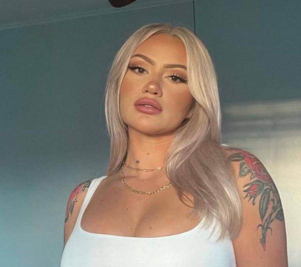 Single Girl Hannah mcqugge 32 from United Kingdom