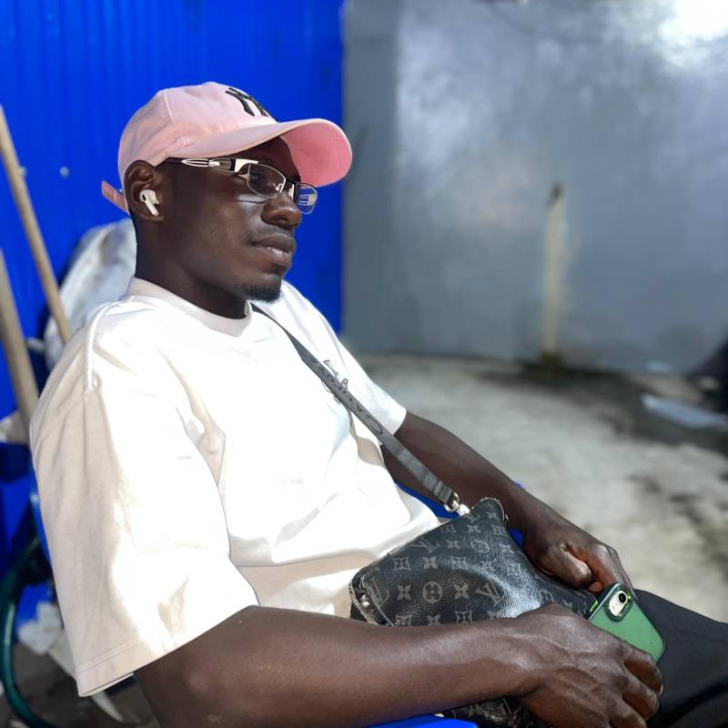 Ateşli Adam Surd 25 from Kongo