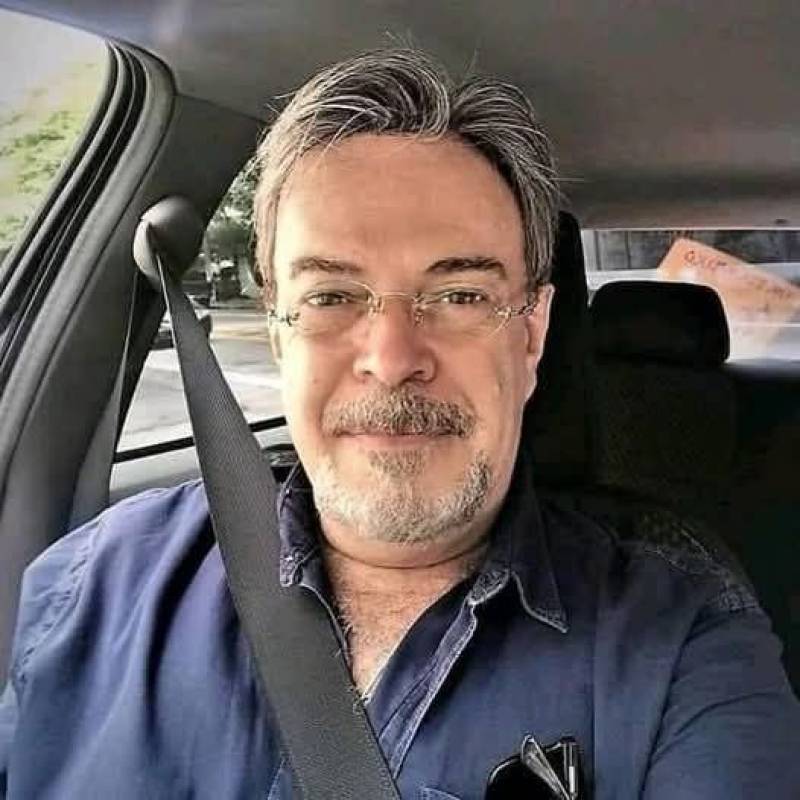 Зрелая Мужчина Carlos 60 из Соединенные Штаты