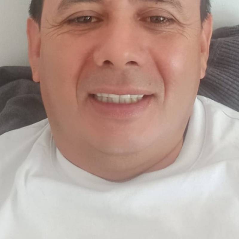 Atraente Cavalheiro Jorge Cárdenas 46 from Polônia