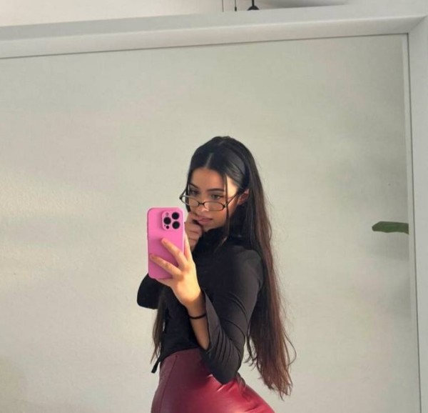 Single Woman Lana 30 from United States