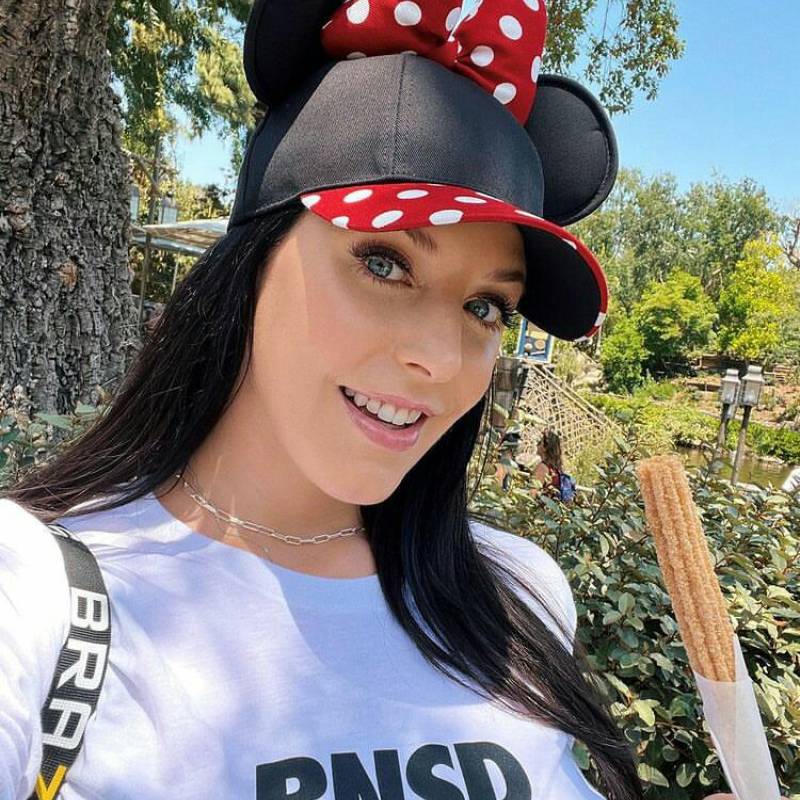 Encantadora Mulher Rose 38 from Holanda