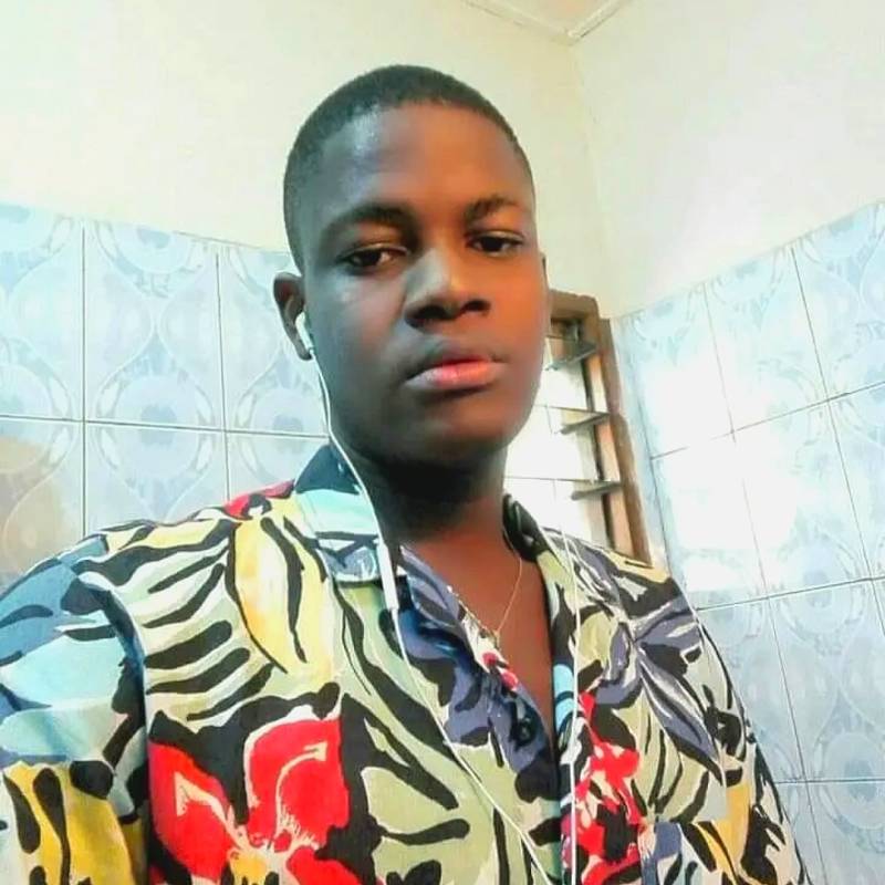 Schön Typ Junior 26 from Benin