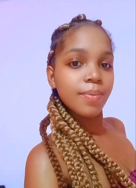 Mignonne Étudiante Zidanie s 24 from Madagascar