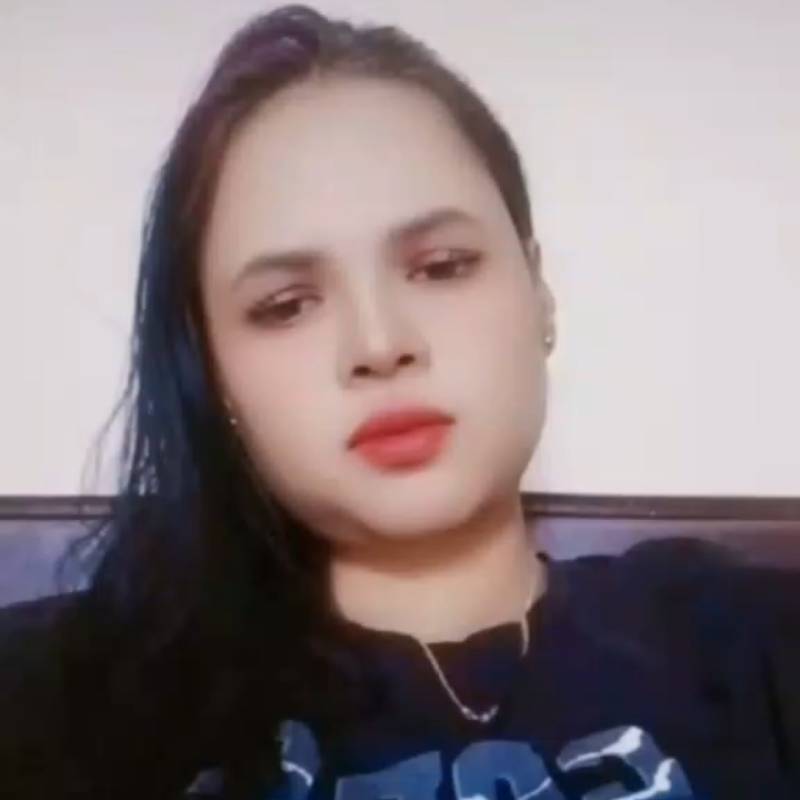 Beautiful Woman Lipi 29 from Switzerland