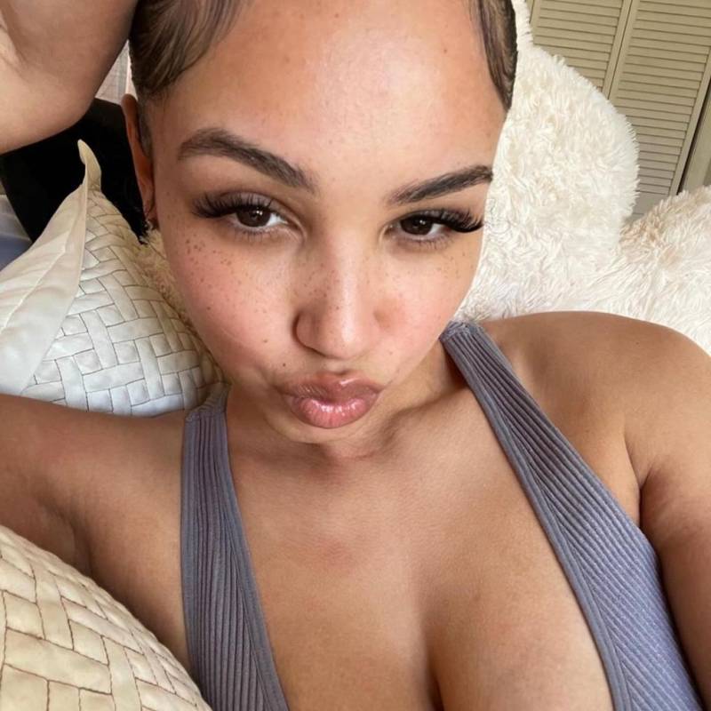 Горячая Женщина sarah 26 из Соединенные Штаты