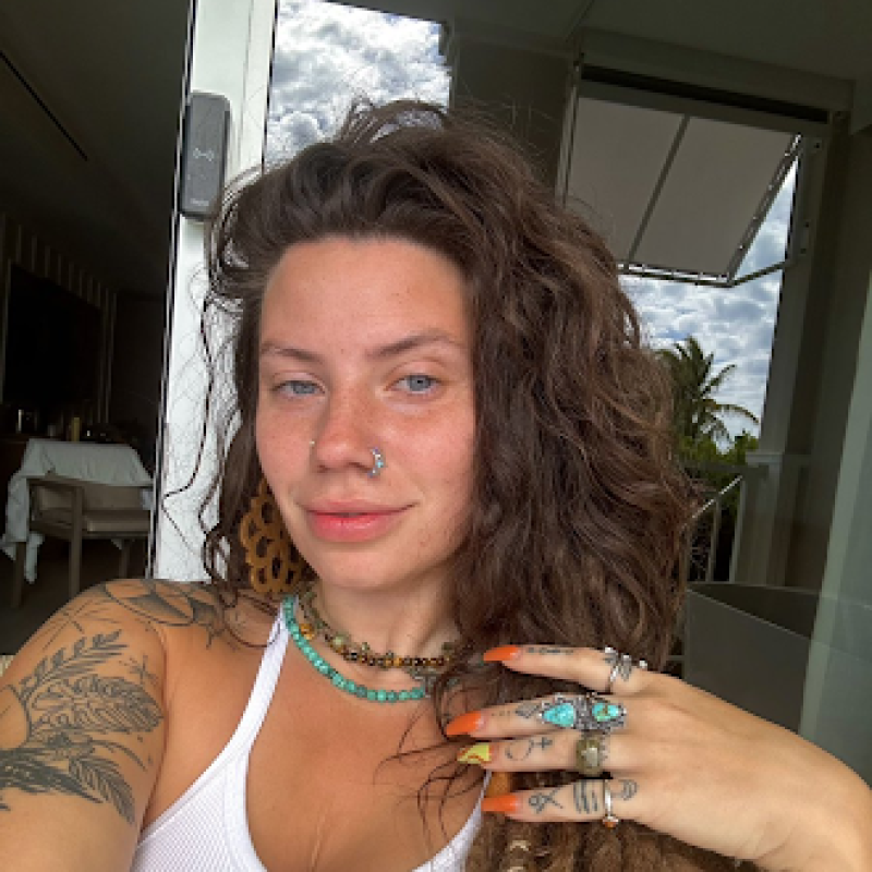 Charming Woman casandra 40 from United States