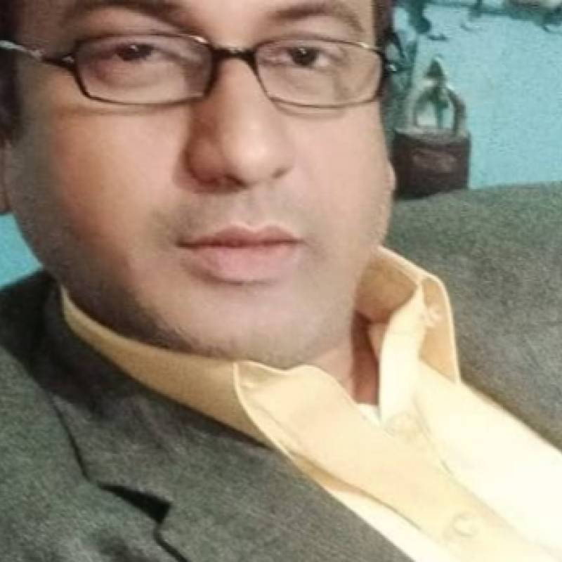 Elegante Gentiluomo Dr. Mushtaq Ahmad Mian 51 from Pakistan