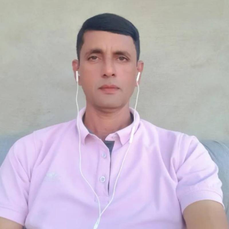 Attractive Gentleman Shoukat 36 from Pakistan