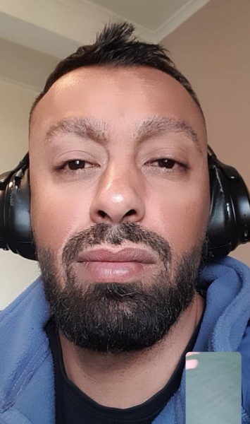 Attractive Man M.PALESTINE 37 from Iceland