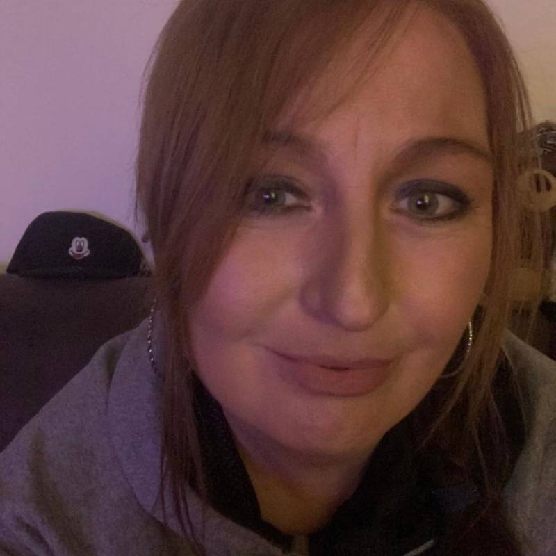 Одинокая Женщина Iremsy 49 из Канада